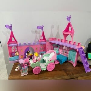 Fisher-Price Little People Castle & Figurines - DISCONTINUED